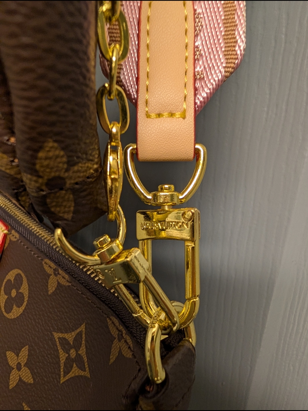 Unbranded Designer-Inspired Crossbody - Picture 10 of 16